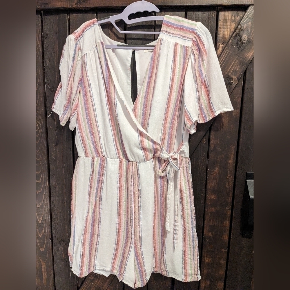 HARPER heritage, Size L, romper with metallic thread detail.